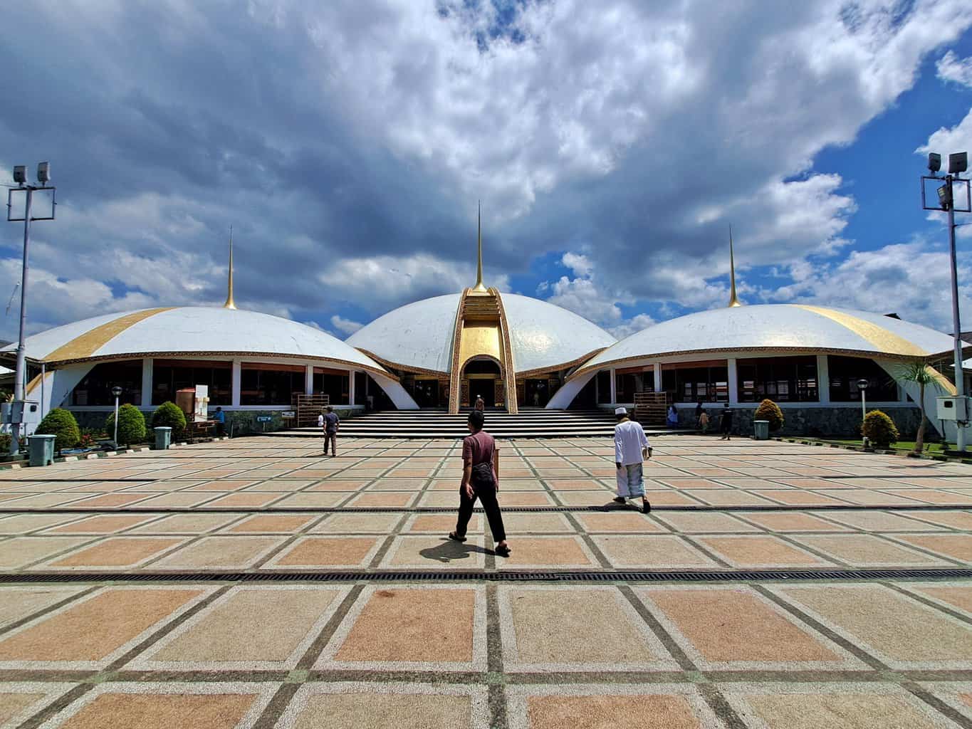 Masjid Jami' Baitul Karomah: Tempat Berkumpul yang Membangun Keharmonisan